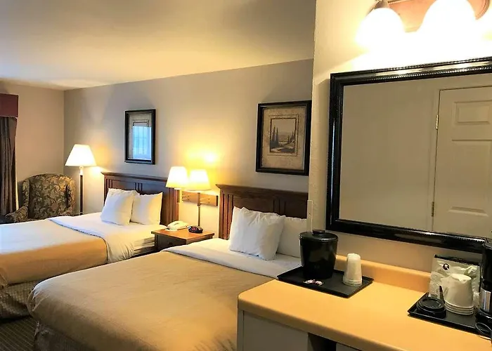 Express & By Ihg - Great Lakes-free Breakfast And Naval Base Shuttle