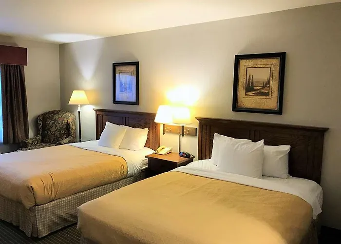 Express & By Ihg - Great Lakes-free Breakfast And Naval Base Shuttle 3*
