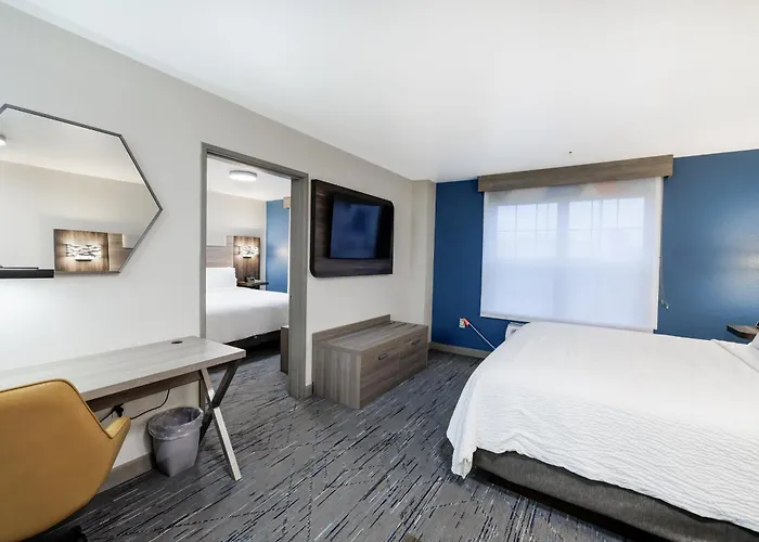 Express & By Ihg - Great Lakes-free Breakfast And Naval Base Shuttle 3* Zion