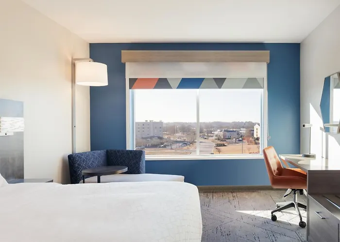 Hotel Express & By Ihg - Great Lakes-free Breakfast And Naval Base Shuttle Zion