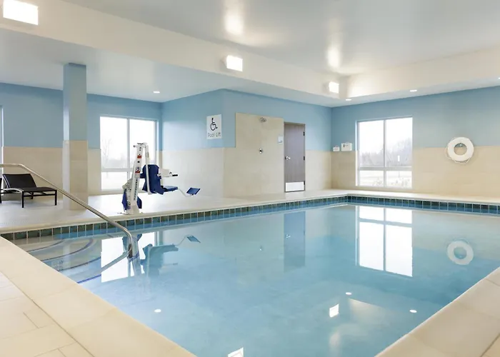 Hotel Express & By Ihg - Great Lakes-free Breakfast And Naval Base Shuttle