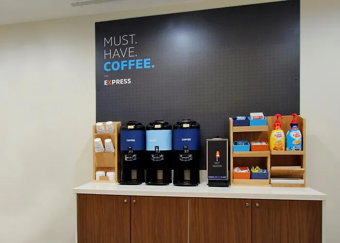 Express & By Ihg - Great Lakes-free Breakfast And Naval Base Shuttle Отель Zion