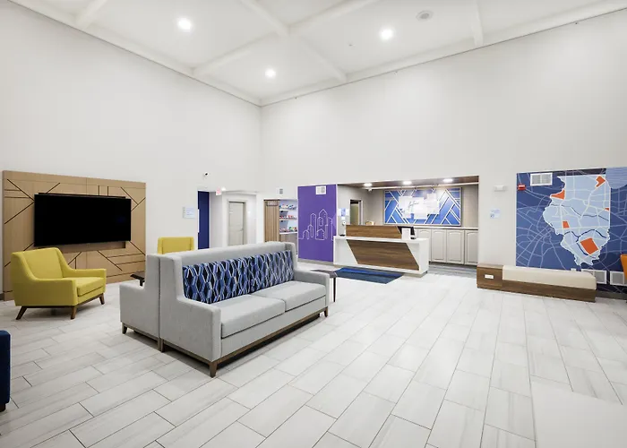 Express & By Ihg - Great Lakes-free Breakfast And Naval Base Shuttle Hotel Zion