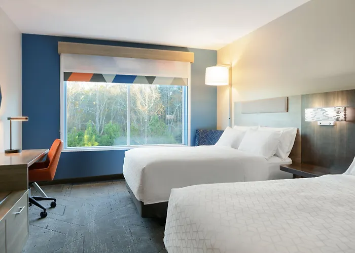 Hotel Express & By Ihg - Great Lakes-free Breakfast And Naval Base Shuttle 3*