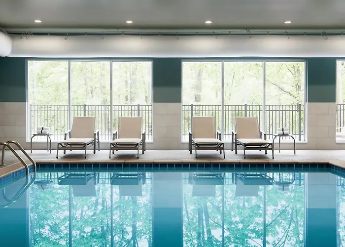 Hotel Express & By Ihg - Great Lakes-free Breakfast And Naval Base Shuttle