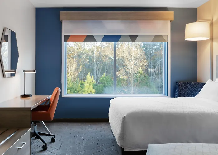 Express & By Ihg - Great Lakes-free Breakfast And Naval Base Shuttle Hotel Zion
