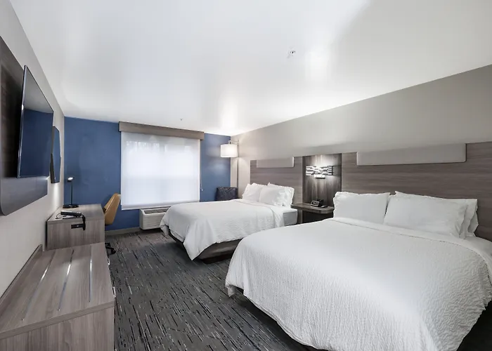 Express & By Ihg - Great Lakes-free Breakfast And Naval Base Shuttle Hotel Zion